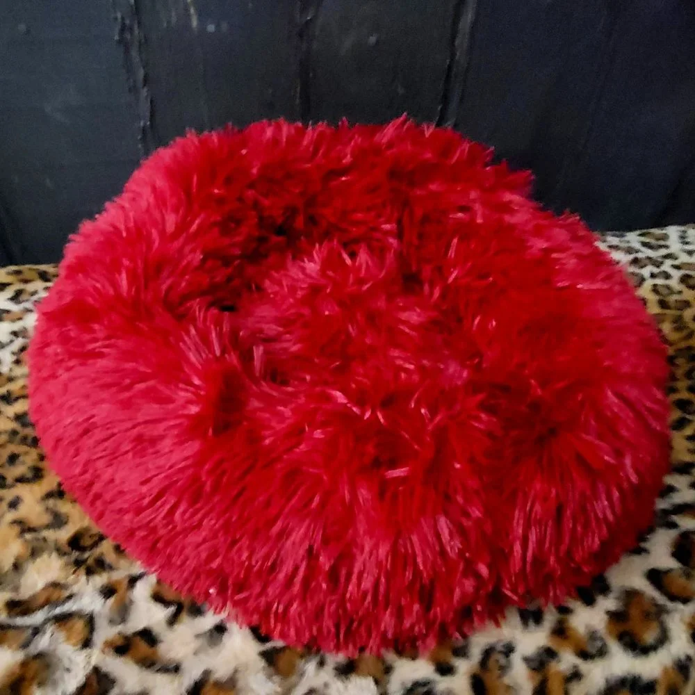 Pet Bed Dog or Cat Puppy Kitten RED 16 in Round Plush Bran New!
